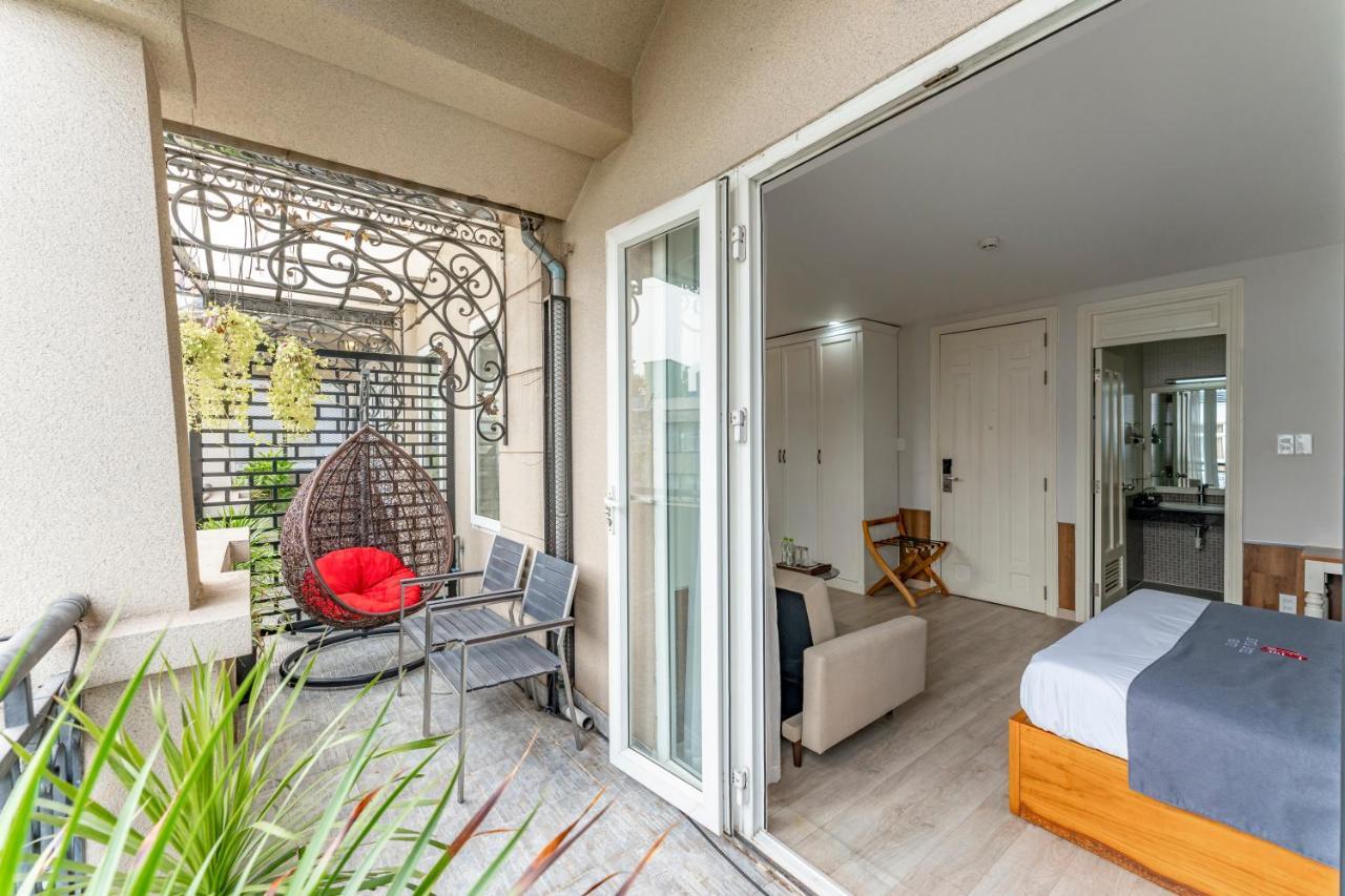 Edoya Hotel Phu My Hung Хошимин Экстерьер фото