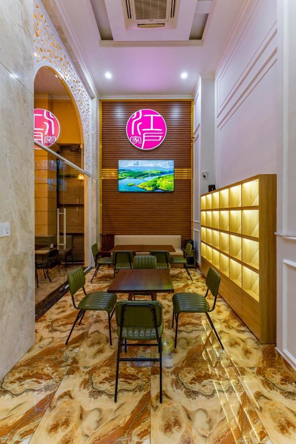 Edoya Hotel Phu My Hung Хошимин Экстерьер фото