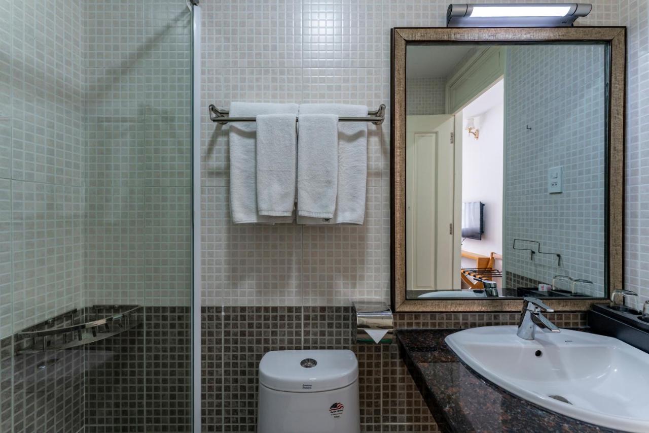 Edoya Hotel Phu My Hung Хошимин Экстерьер фото